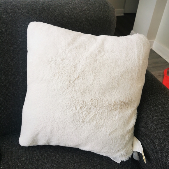 Faux Fur Cushion - 45 cm x 45 cm - Picture 1 of 3